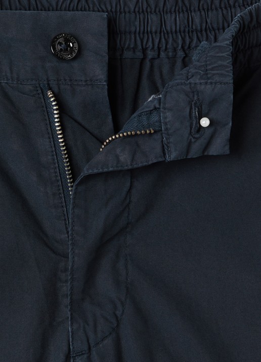 C.P. Company Wide fit korte broek met klepzak - detail donkerblauw