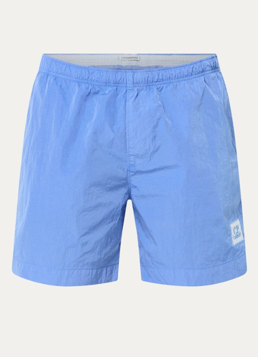 C.P. Company Zwemshorts met steekzakken en logo - voorkant 3 middenblauw