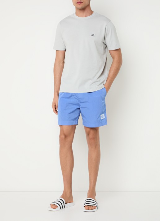 C.P. Company Zwemshorts met steekzakken en logo - voorkant 4 middenblauw