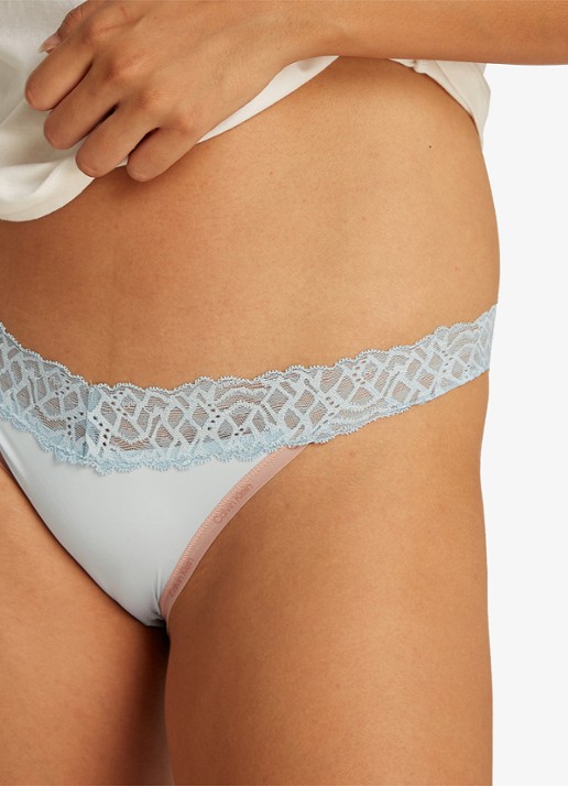 Calvin Klein Attraction slip met details van kant - detail 2 lichtblauw