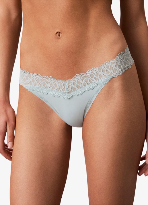 Calvin Klein Attraction string met details van kant - detail 2 lichtblauw