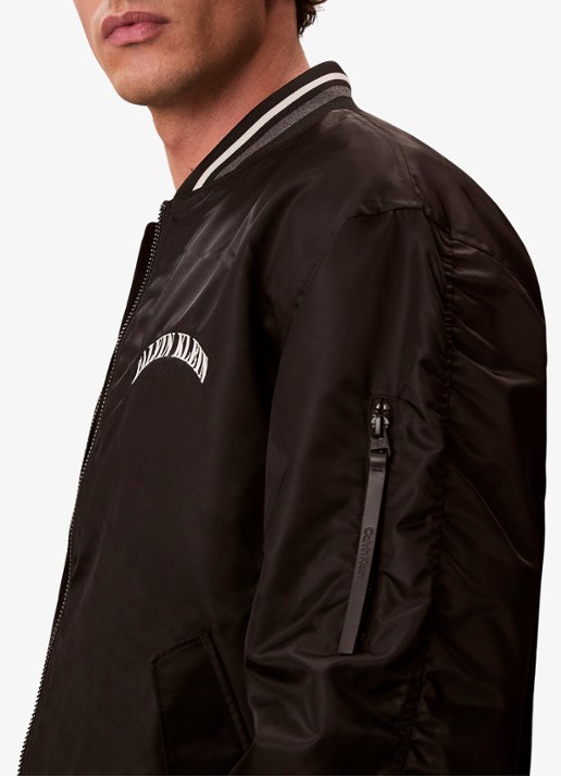 Calvin Klein Baseball jack met logo - detail 2 zwart