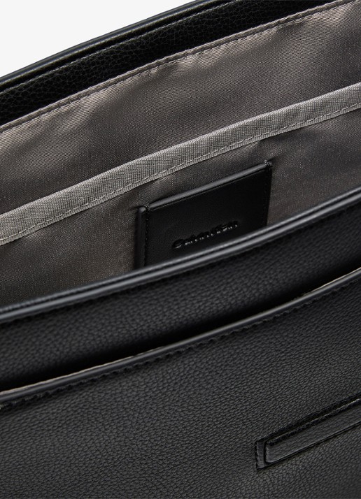 Calvin Klein Laptoptas met logo - detail 3 black-ub1 /  zwart