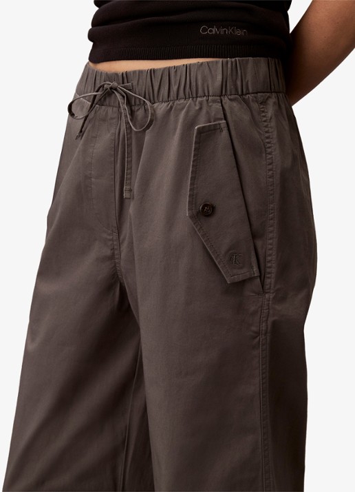 Calvin Klein Mid waist wide fit cargobroek met steekzakken - detail 5 donkergrijs