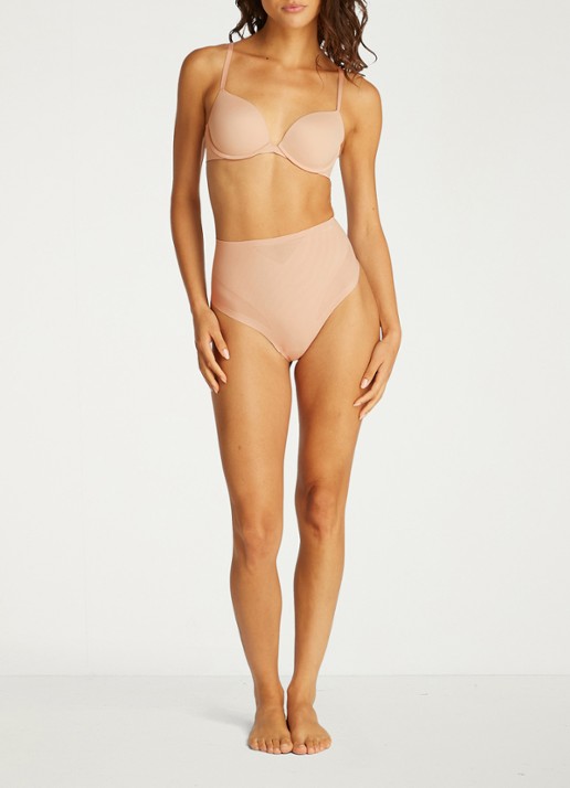 Calvin Klein Naadloze corrigerende string - voorkant 2 beige