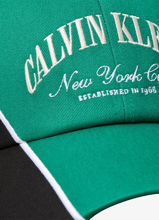 Calvin Klein Pet met logoborduring - detail 2 groen