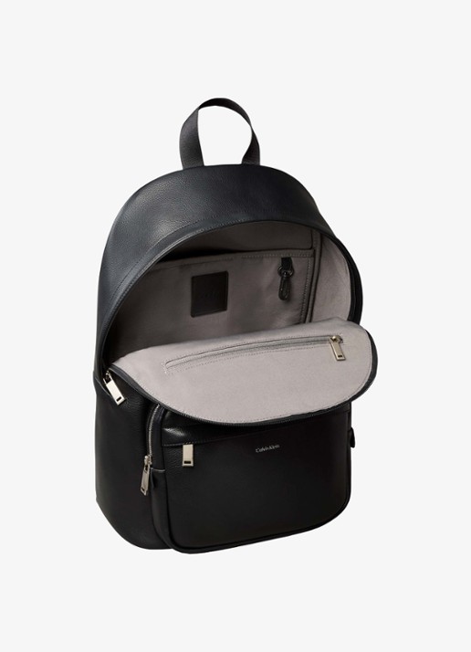 Calvin Klein Rugzak met laptopvak - detail 2 black-ub1 /  zwart