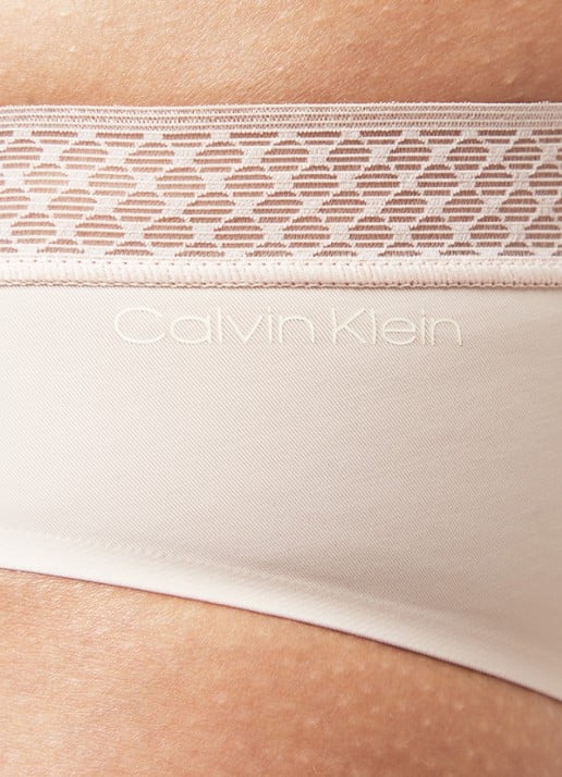 Calvin Klein Seductive Comfort slip met kant - detail 5 lichtroze