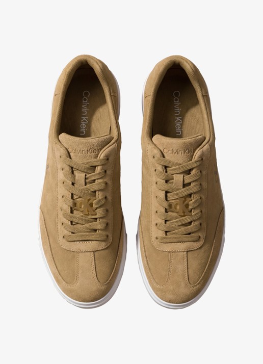 Calvin Klein Sneaker van suède - voorkant 3 camel
