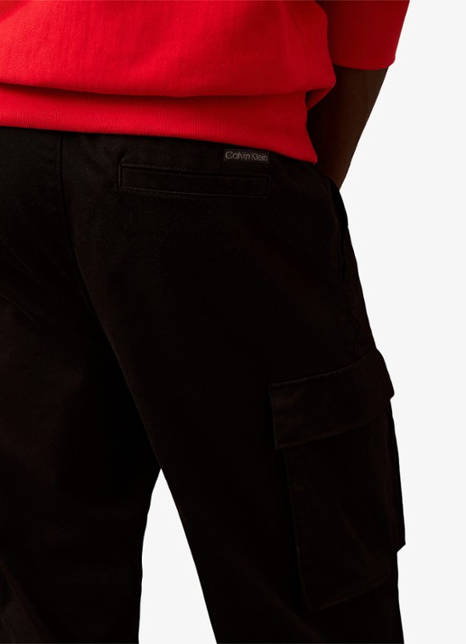 Calvin Klein Straight fit cargobroek met steekzakken - detail 3 zwart