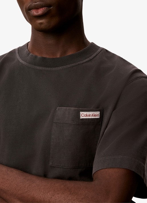 Calvin Klein T-shirt met borstzak - detail 3 antraciet