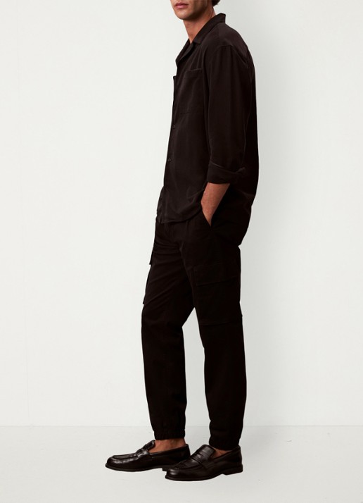 Calvin Klein Tapered fit cargobroek met logo - detail zwart