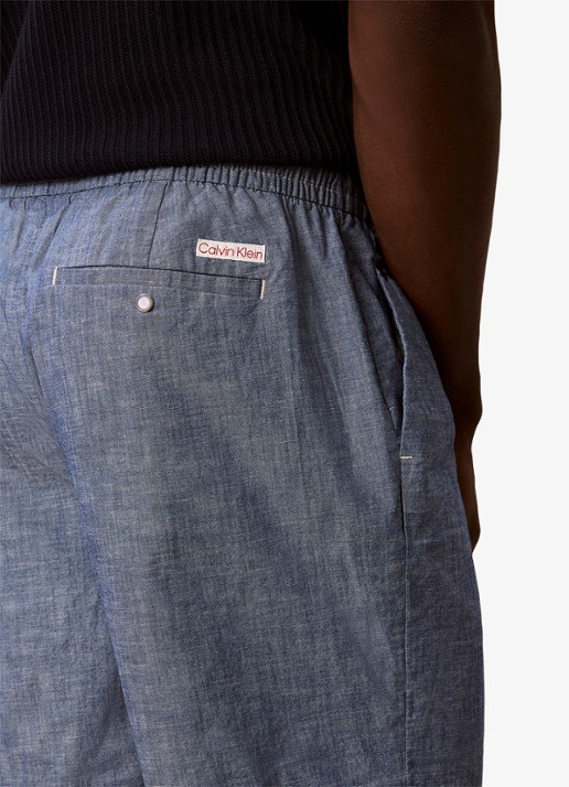 Calvin Klein Wide fit korte broek met logo - detail 6 blue descent-c32 /  lichtblauw