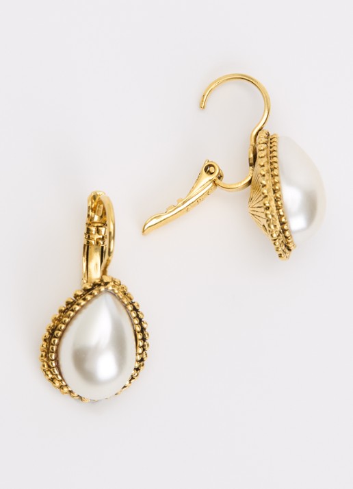 Camps & Camps Oorhangers met imitatieparel verguld - detail goud