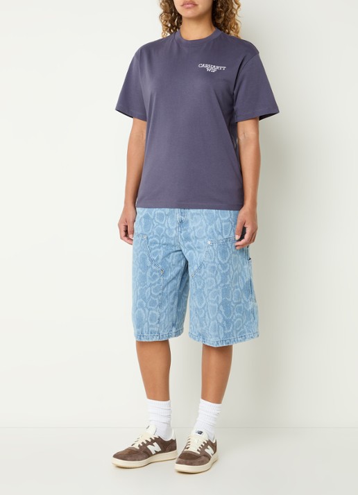 Carhartt WIP Huggin Cats T-shirt met logoborduring en backprint - voorkant 2 taupe