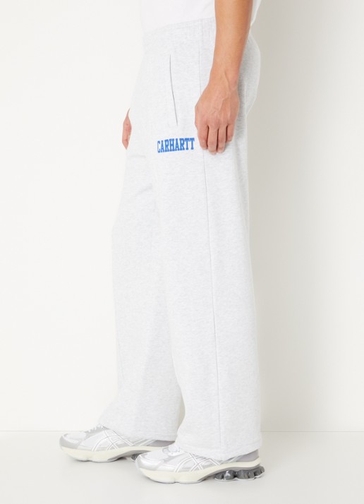 Carhartt WIP Straight fit joggingbroek met steekzakken en logo - detail 3 beige