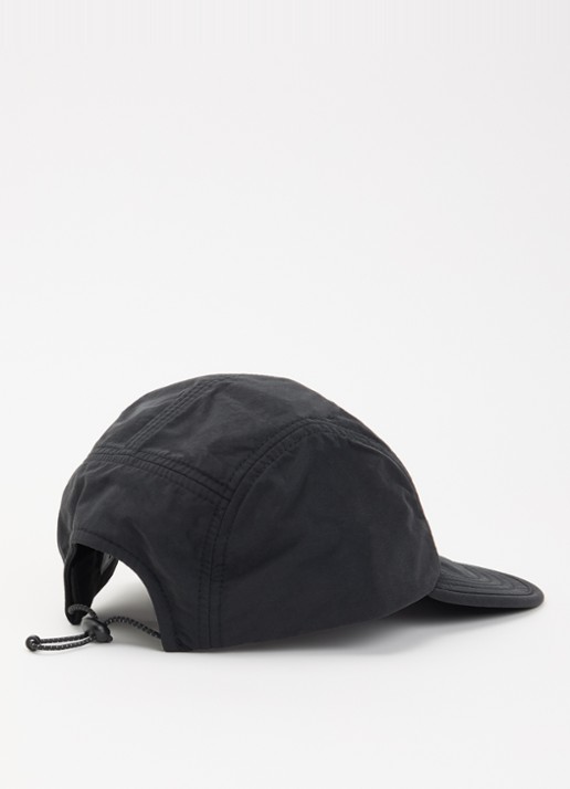 Carhartt WIP Travon pet met logoborduring  - detail zwart