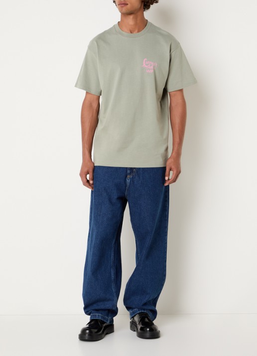 Carhartt WIP Waves T-shirt met logo- en backprint - voorkant 3 lindegroen
