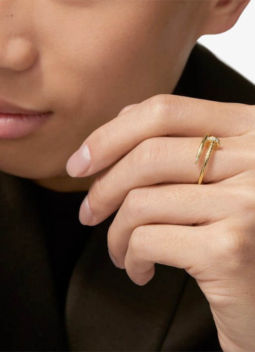 Cartier Juste un Clou ring van 18 karaat geelgoud met 0,08 ct diamant CRB42449 - voorkant 7 geelgoud