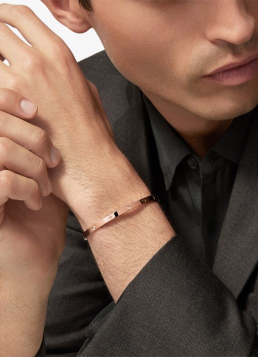 Cartier LOVE Small armband van 18 karaat roségoud met 6 diamanten CRB6079315 - detail roségoud