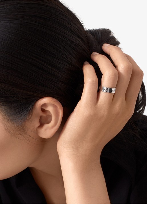 Cartier LOVE trouwring, klassiek model van 18 karaat witgoud met 0.23 ct diamant CRB40325 - voorkant 8 witgoud