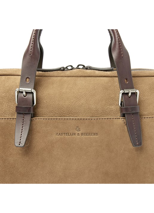Castelijn & Beerens Laptoptas van nubuck met 15 inch laptopvak - detail 2 camel