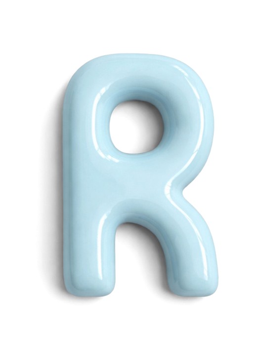Ceramics by Romy Letter R hanger 10 cm - voorkant lichtblauw