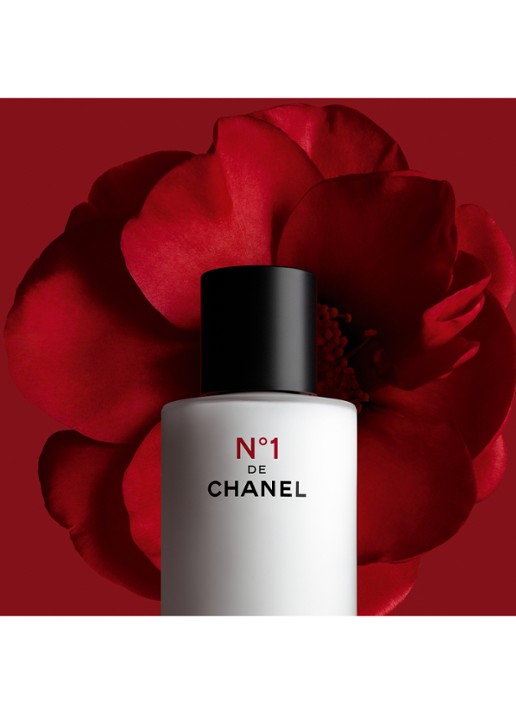 CHANEL DE HUIDSTRUCTUUR VERFIJNEN – MATTEREN – GLADSTRIJKEN - detail 4 undefined