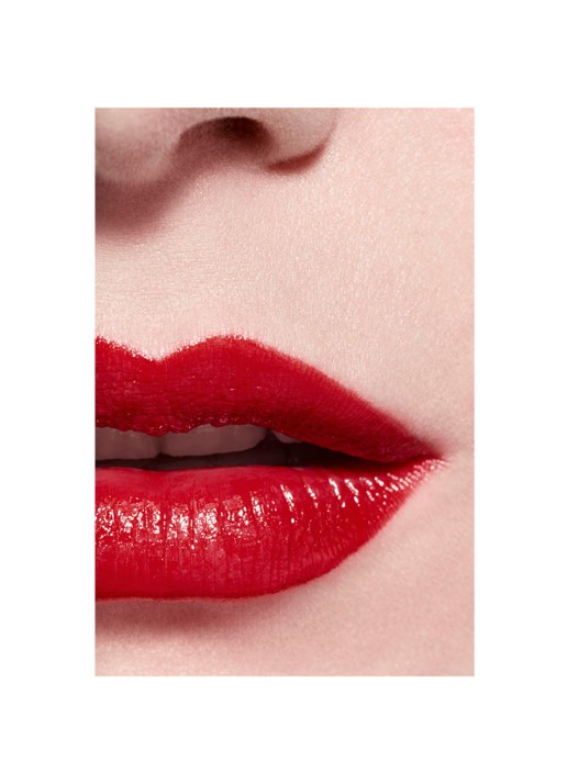 CHANEL DE LANGHOUDENDE HYDRATERENDE EN GLADSTRIJKENDE VERZORGENDE LIPPENSTIFT MET SATIJNGLANS - detail 7 120 gabrielle