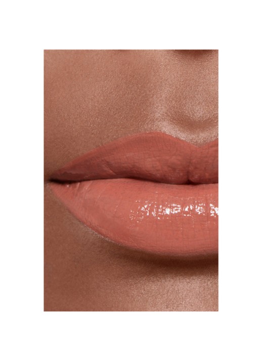 CHANEL DE UITERST LANGHOUDENDE GLANZENDE VLOEIBARE LIPPENSTIFT - detail 5 62 still 