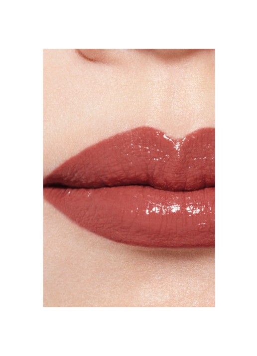CHANEL DE UITERST LANGHOUDENDE GLANZENDE VLOEIBARE LIPPENSTIFT - detail 4 63 ultimate 