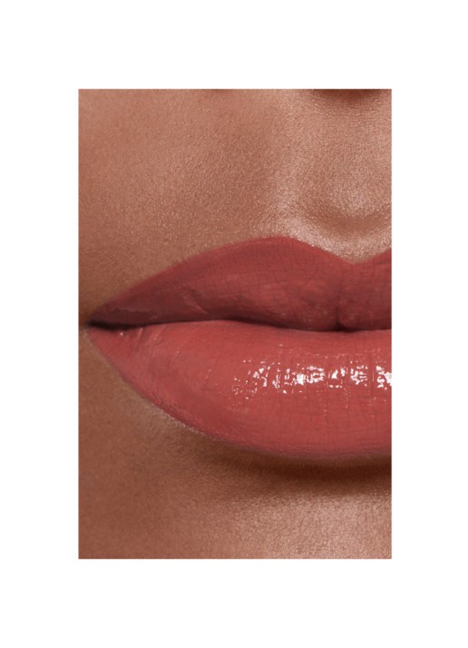 CHANEL DE UITERST LANGHOUDENDE GLANZENDE VLOEIBARE LIPPENSTIFT - detail 5 63 ultimate 