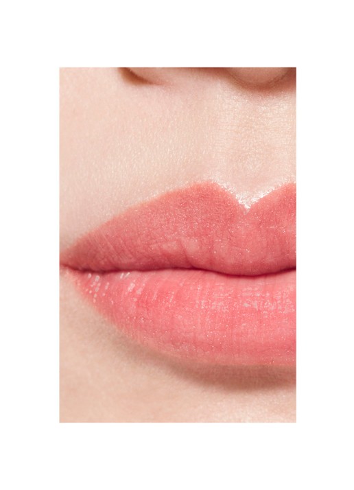 CHANEL DE VERFRAAIENDE HYDRATERENDE GETINTE BALSEM MET INTENSITEIT OP MAAT - detail 4 928 pink delight