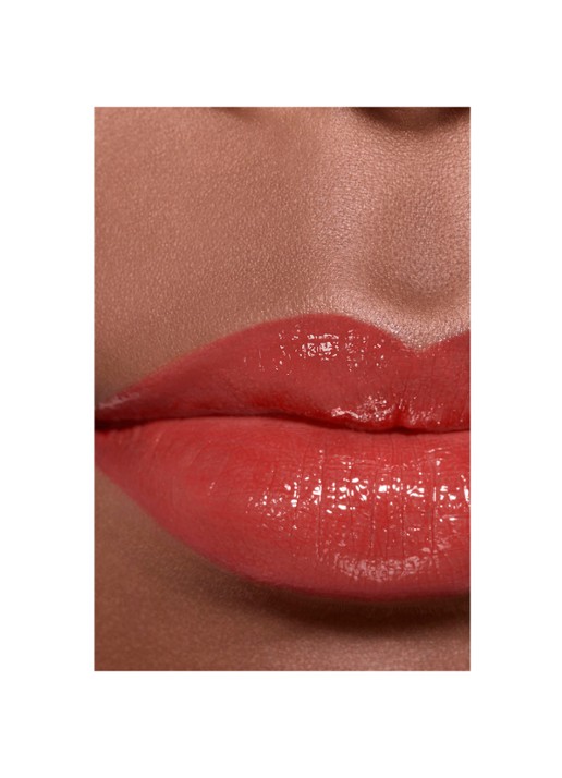 CHANEL DE VERFRAAIENDE HYDRATERENDE GETINTE BALSEM MET INTENSITEIT OP MAAT - detail 4 756 cherry burst