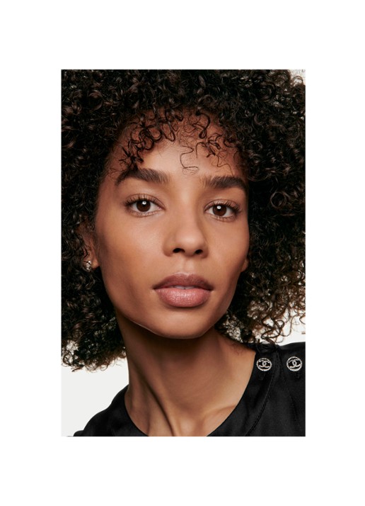 CHANEL EGALISEREN – LATEN STRALEN – HYDRATEREN. - detail 4 b70
