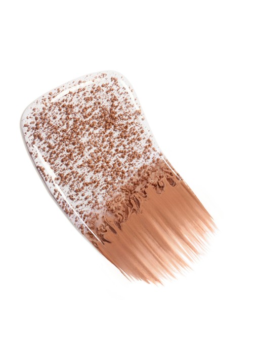 CHANEL FRIS FOUNDATIONWATER MET MICROBOLLETJES PIGMENTEN. NUDE EFFECT OP DE HUID. NATUURLIJK STRALENDE TEINT - detail 4 deep