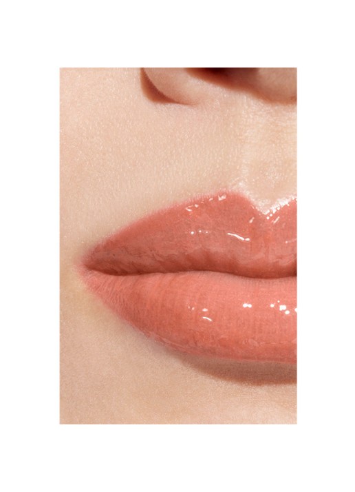 CHANEL HYDRATERENDE EN GLADSTRIJKENDE HOOGGLANS GLOSS - detail 5 442 accessoire