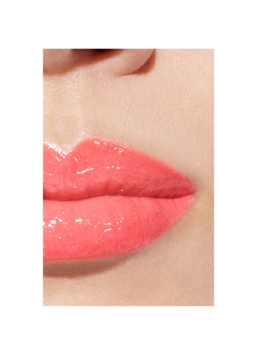 CHANEL HYDRATERENDE EN GLADSTRIJKENDE HOOGGLANS GLOSS - detail 4 460 superposition