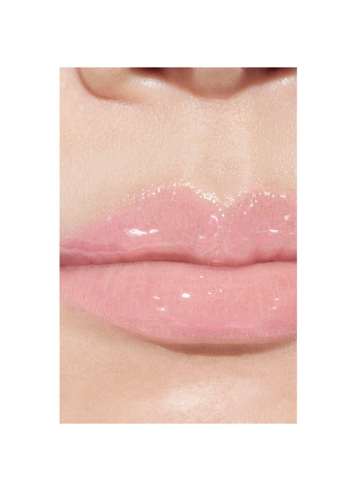 CHANEL HYDRATERENDE EN GLADSTRIJKENDE HOOGGLANS GLOSS - detail 3 430 icing