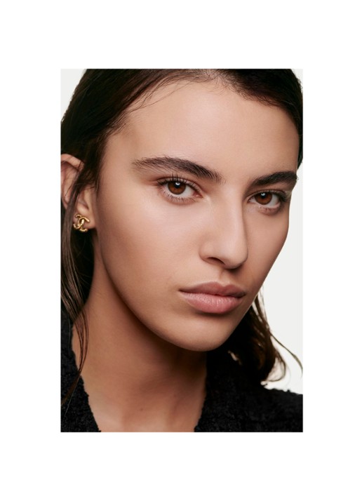 CHANEL LANGHOUDENDE UITERST COMFORTABELE COMPACTE FOUNDATION MET PERFECTE FINISH - detail 4 br42
