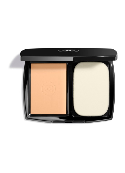 CHANEL LANGHOUDENDE UITERST COMFORTABELE COMPACTE FOUNDATION MET PERFECTE FINISH
