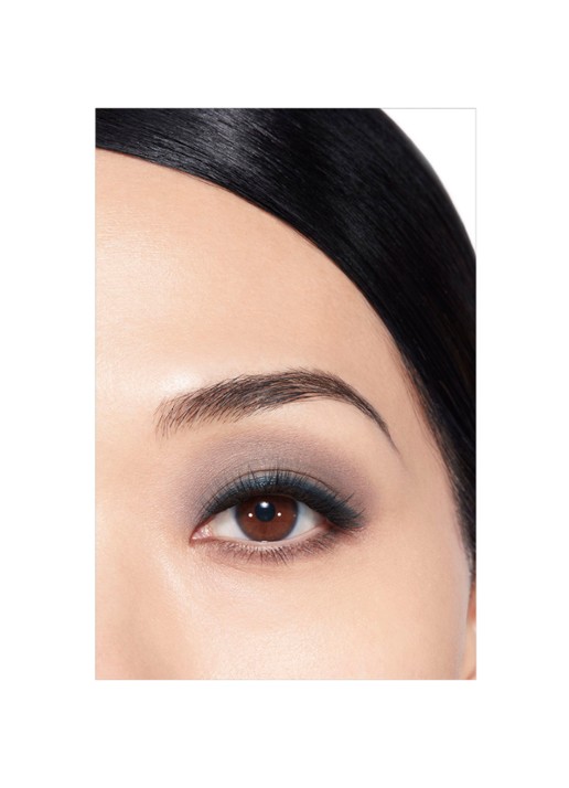 CHANEL OOGSCHADUW MET VEELZIJDIG EFFECT - detail 4 324 blurry blue
