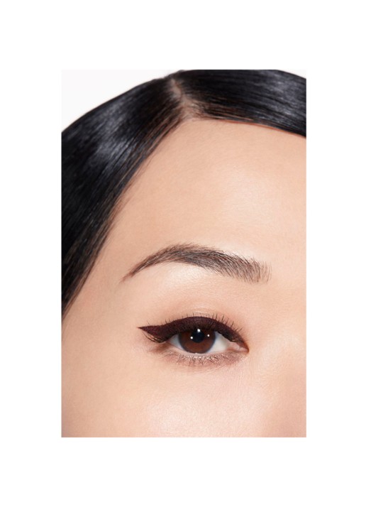 CHANEL UITERST NAUWKEURIGE, VLOEIBARE, LANGHOUDENDE EYELINER DIE NIET UITLOOPT - detail 4 516 rouge noir