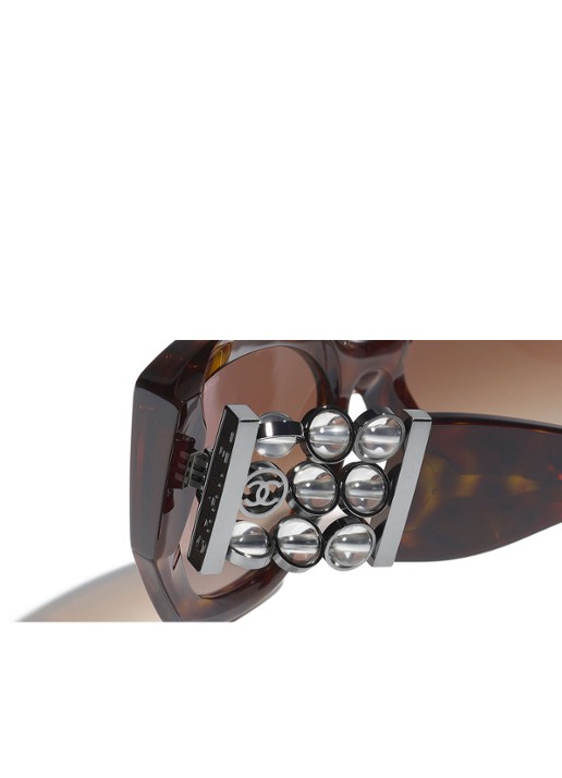 CHANEL VLINDER ZONNEBRIL - detail 4 bruin