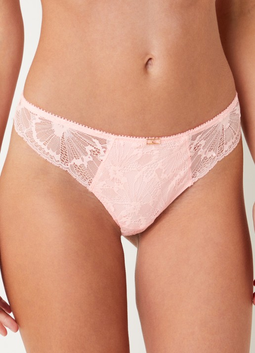Chantelle Muse tanga van kant - voorkant 2 zalmroze