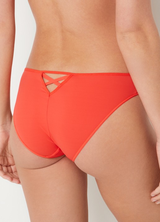 Chantelle Slip met mesh en borduring - achterkant koraalrood