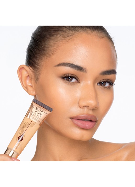Charlotte Tilbury Beautiful Skin Foundation - vloeibare foundation - detail 5 8 warm