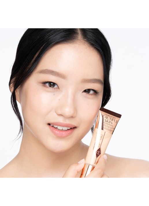 Charlotte Tilbury Beautiful Skin Foundation - vloeibare foundation - achterkant 7 2 neutral