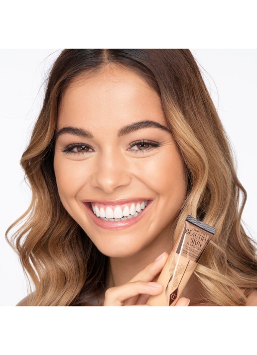 Charlotte Tilbury Beautiful Skin Foundation - vloeibare foundation - achterkant 6 cool_1