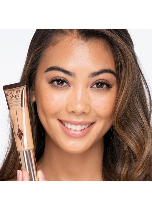 Charlotte Tilbury Beautiful Skin Foundation - vloeibare foundation - achterkant warm_3